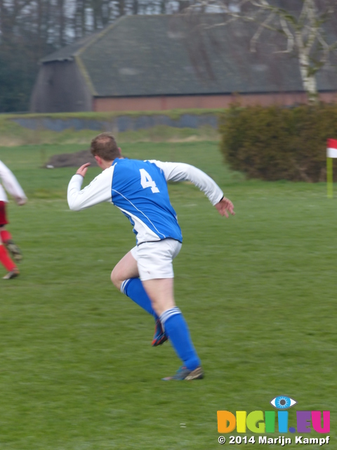 FZ001545 Pepijn voetballen